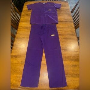 LSU Scrubs V Neck Top With Pocket & Pants Size Small By Gelscrubs New W/O Tags